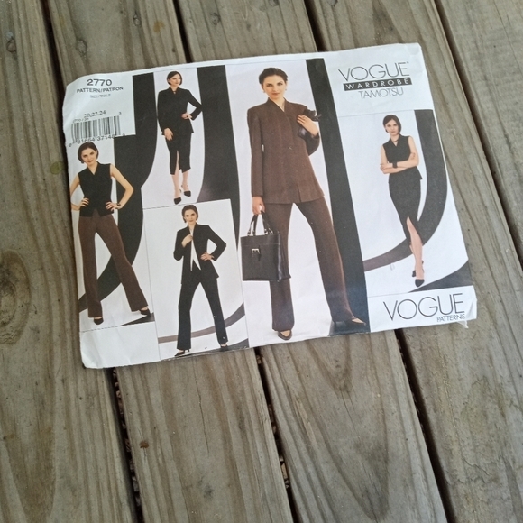 Vogue Sewing Pattern 2770 Women's Petite Jacket Top Skirt Pants Plus Size 20-24 - Picture 1 of 2